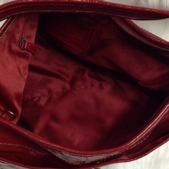 Coach red patent leather shoulder Satchel - Picture 4 of 8
